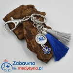 Brelok FIZJOTERAPEUTA z chwostem i kwiatkami