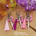 Brelok strzykawka z koralikami i chwostem