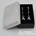 Kolczyki WSTĄŻKA i SWAROVSKI bicone (Fuchsia) srebro 925 - symbol walki z rakiem rak pielęgniarka onkologiczna onkologia onkologiczny wstążka wstazka z okazji wygrania z rakiem profilaktyka raka piersi, studentka fizjoterapii lub masażu